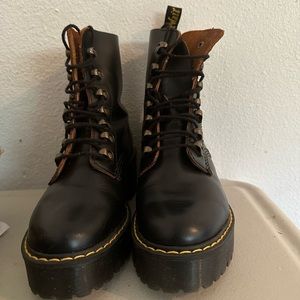 Dr. Martens Leona Boots